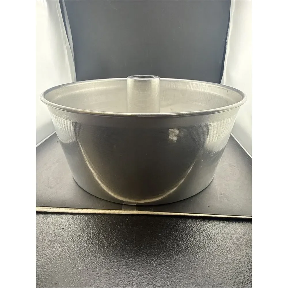 NOS Vintage Mirro Masterbilt 10x4.25 Aluminum Tube Cake Pan Angel Food M-5394